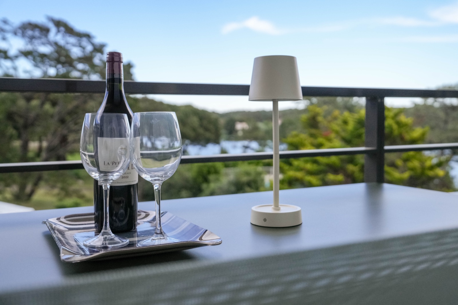 Terrasse privée avec vue sur le lac de Chiberta