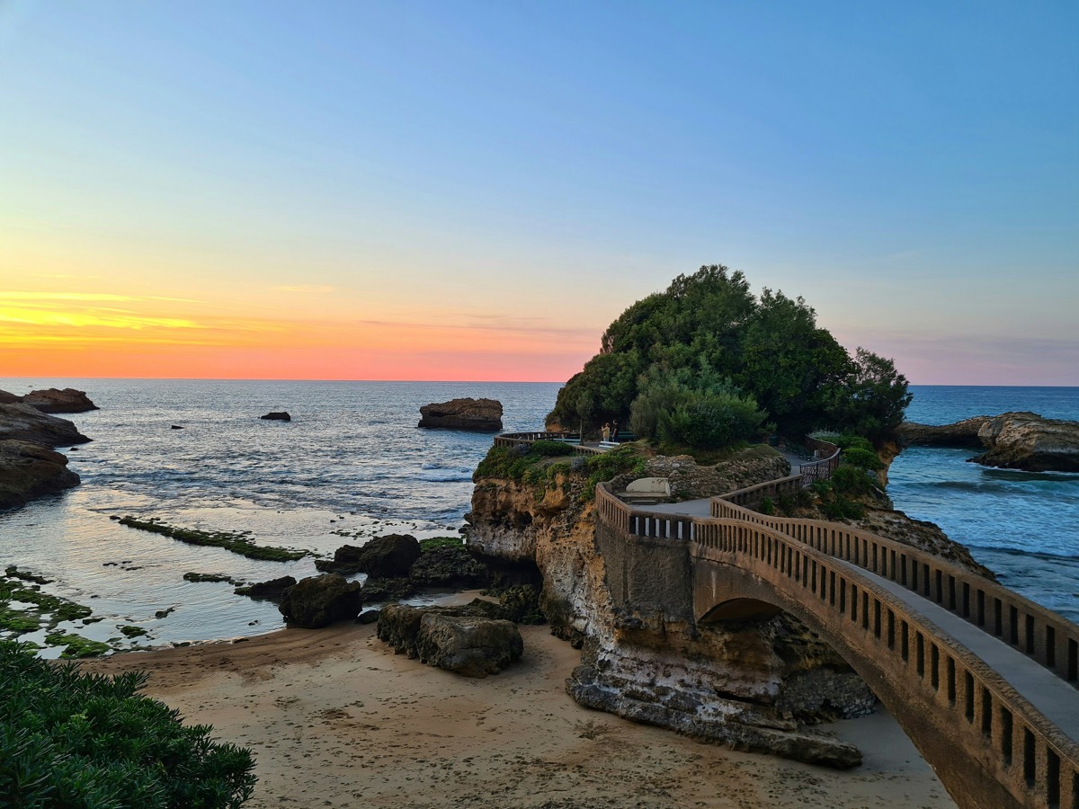 Biarritz — le Rocher du Basta au coucher du soleil
